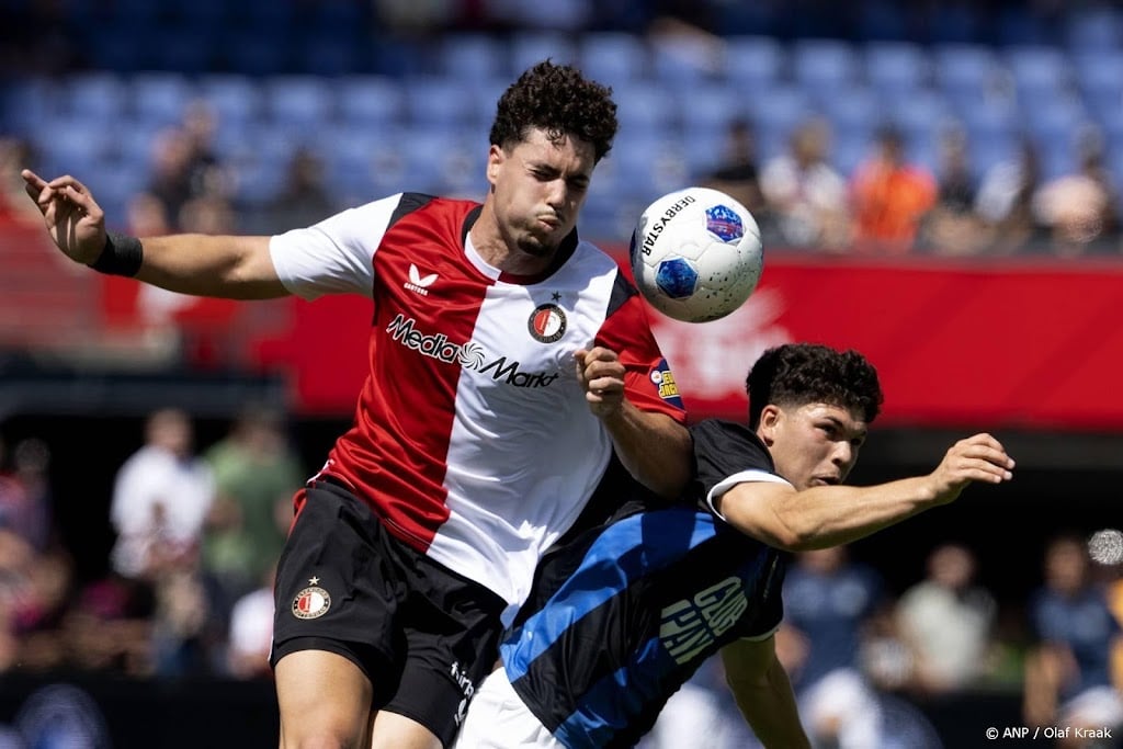 Feyenoord verslaat Club Brugge in oefenduel in De Kuip