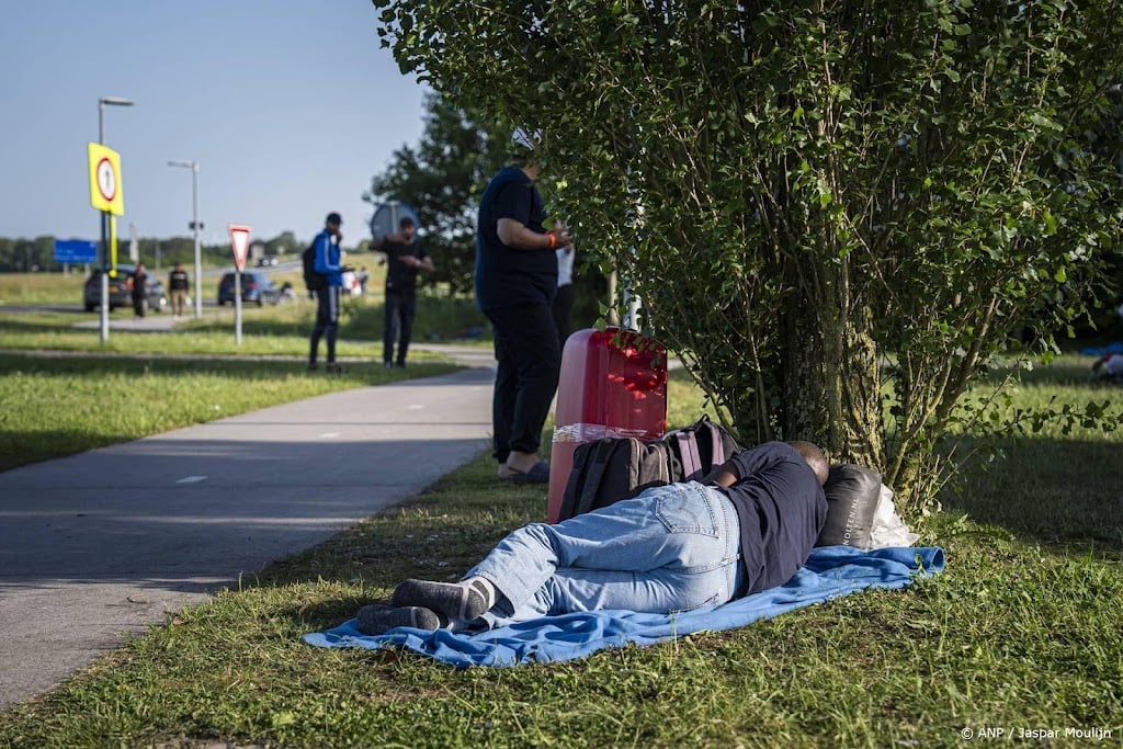 Opstootjes voor opvang Ter Apel op eerste avond zonder Rode Kruis