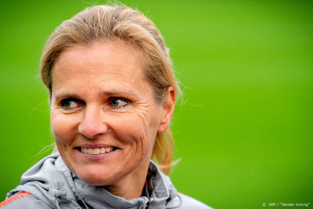 'Engeland lonkt naar bondscoach Wiegman van Oranjevrouwen' 