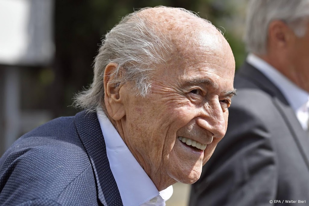 Zwitserse justitie heeft na drie dagen nog vragen voor Blatter