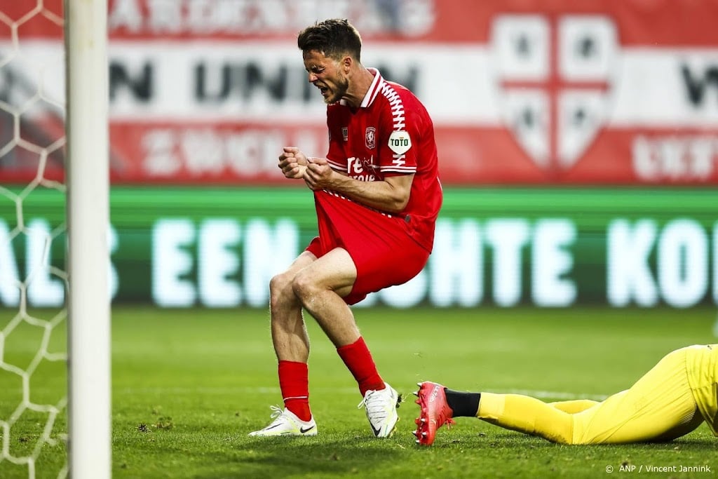 FC Twente weer met Van Wolfswinkel