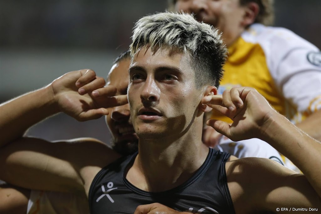 Van Wonderen laat spits Nicolaescu direct debuteren bij Heerenveen