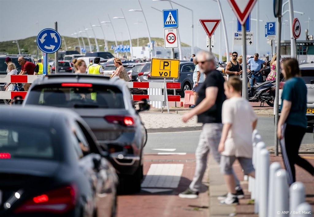 Mooi weer zorgt voor files richting recreatiegebieden
