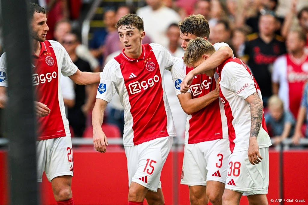 Ajax verslaat sc Heerenveen met 1-0