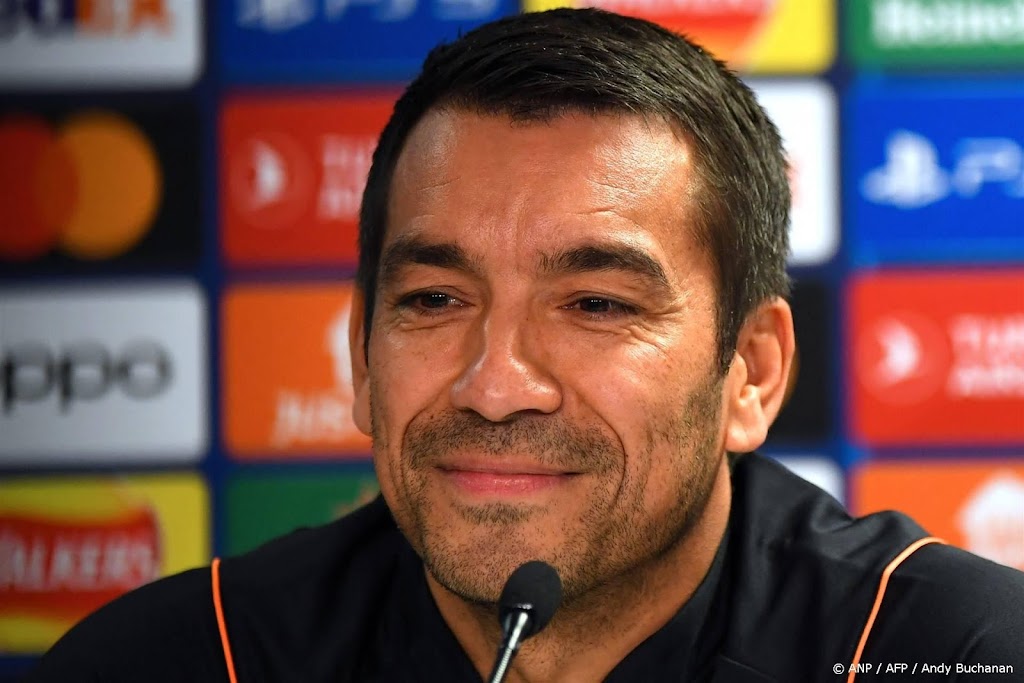 Van Bronckhorst start Turkse competitie met Besiktas met zege
