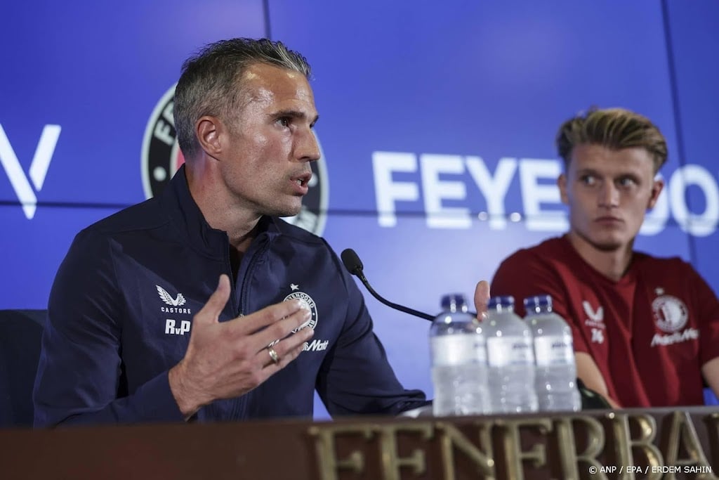 Van Persie kijkt uit naar uitduel van Feyenoord met Fenerbahçe