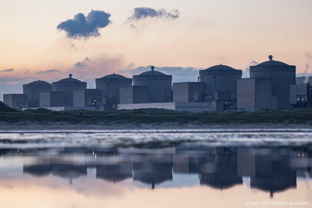 Kwallen zitten stroomproductie Franse kerncentrale dwars