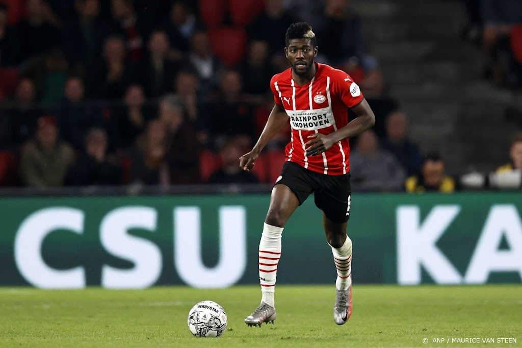 PSV moet geblesseerde Sangaré twee weken missen