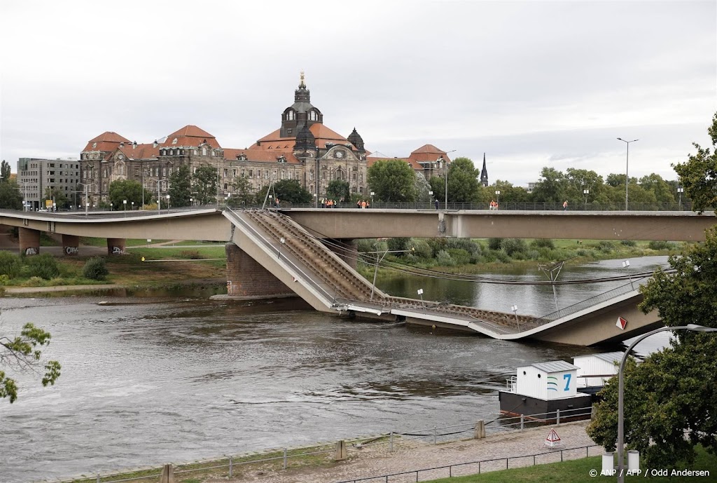 Brug in Duitse stad Dresden ingestort