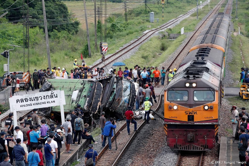 Veel doden door botsing tussen trein en bus in Thailand 