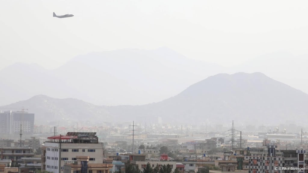 Vlucht met 43 Nederlanders uit Afghanistan naar Qatar