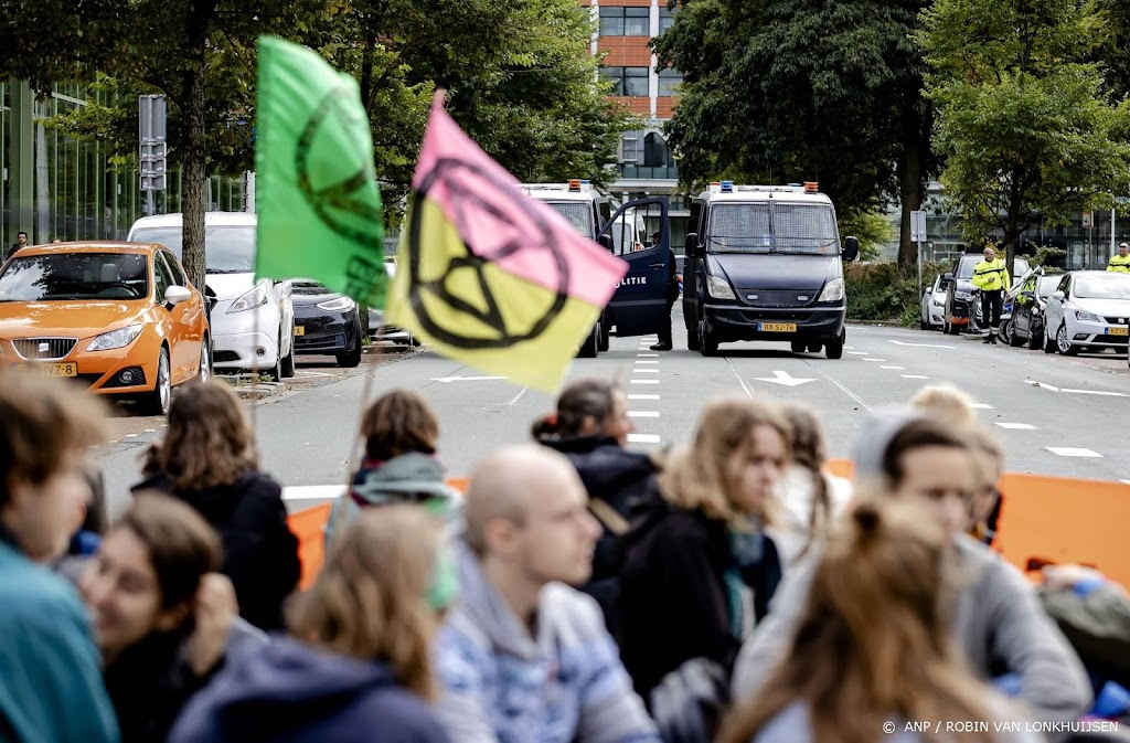 Volkskrant: bij protest opgepakte journalist weer vrij
