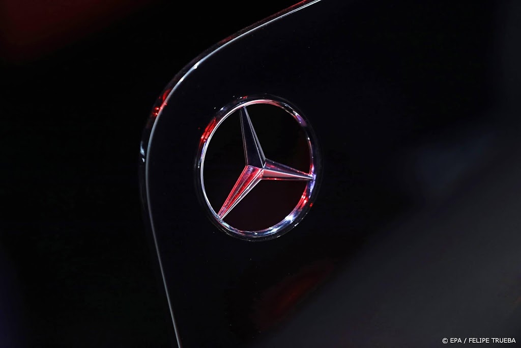 Mercedes-Benz verkoopt ondanks inflatiezorgen meer luxeauto's