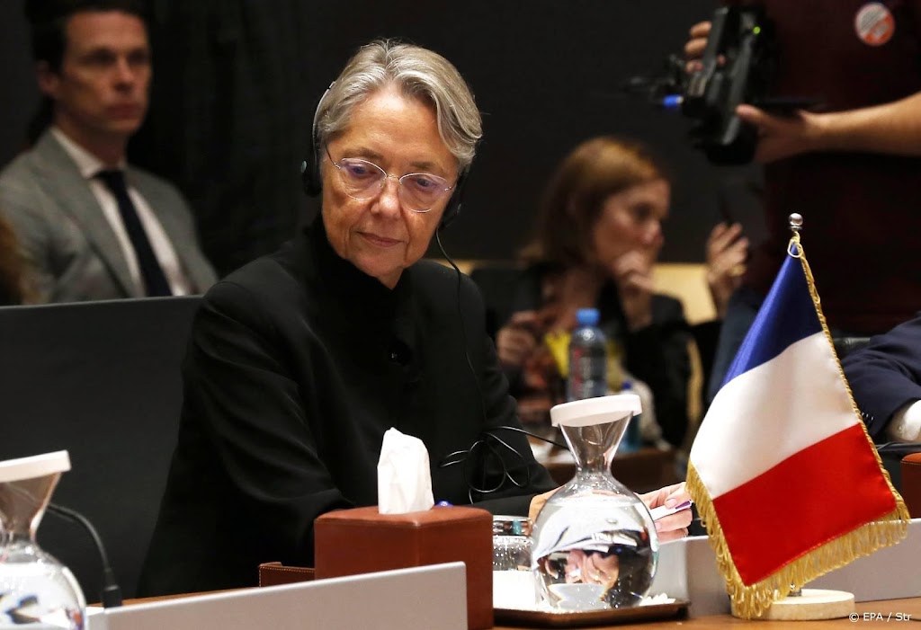 Franse premier grijpt naar noodmaatregel om staking te breken
