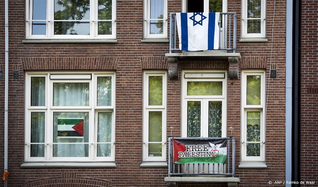Religieuze vertegenwoordigers bidden voor vrede in Den Haag