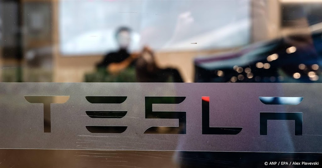 Tesla onderuit op Wall Street na onthulling robotaxi