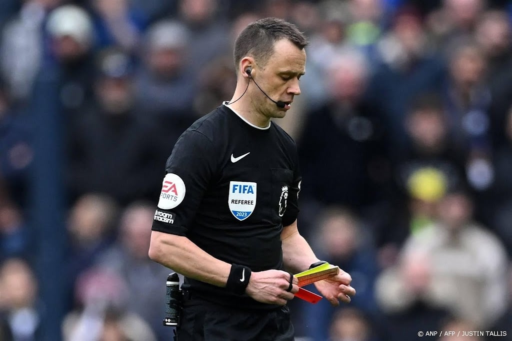 Megaboete van 900.000 euro voor Nottingham na kritiek op arbiter