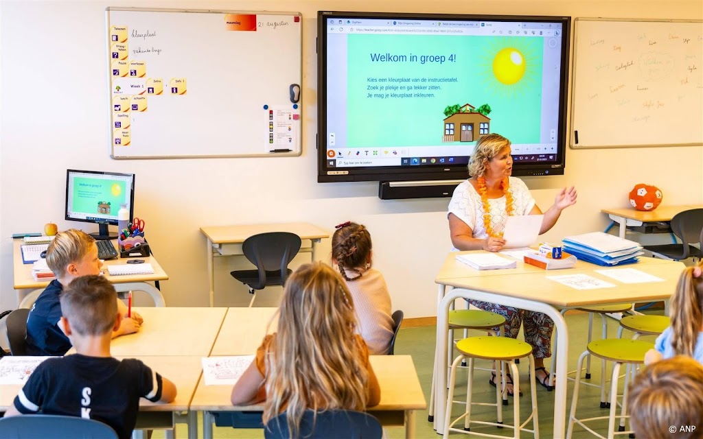 Kabinet: onderwijs moet draaien om lezen, schrijven en rekenen