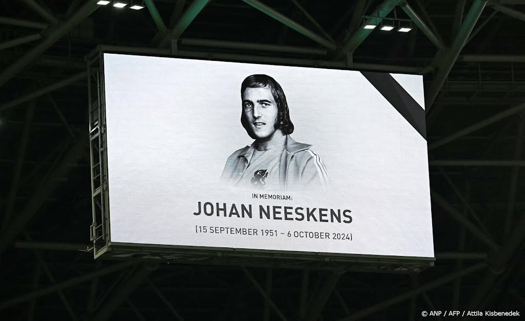 Groot applaus voor overleden Neeskens in Puskas Arena