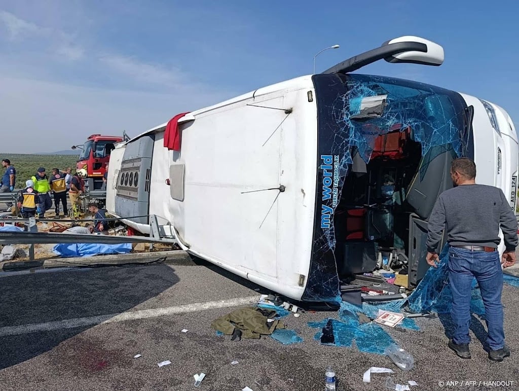 Doden en tientallen gewonden door zwaar busongeluk in Turkije