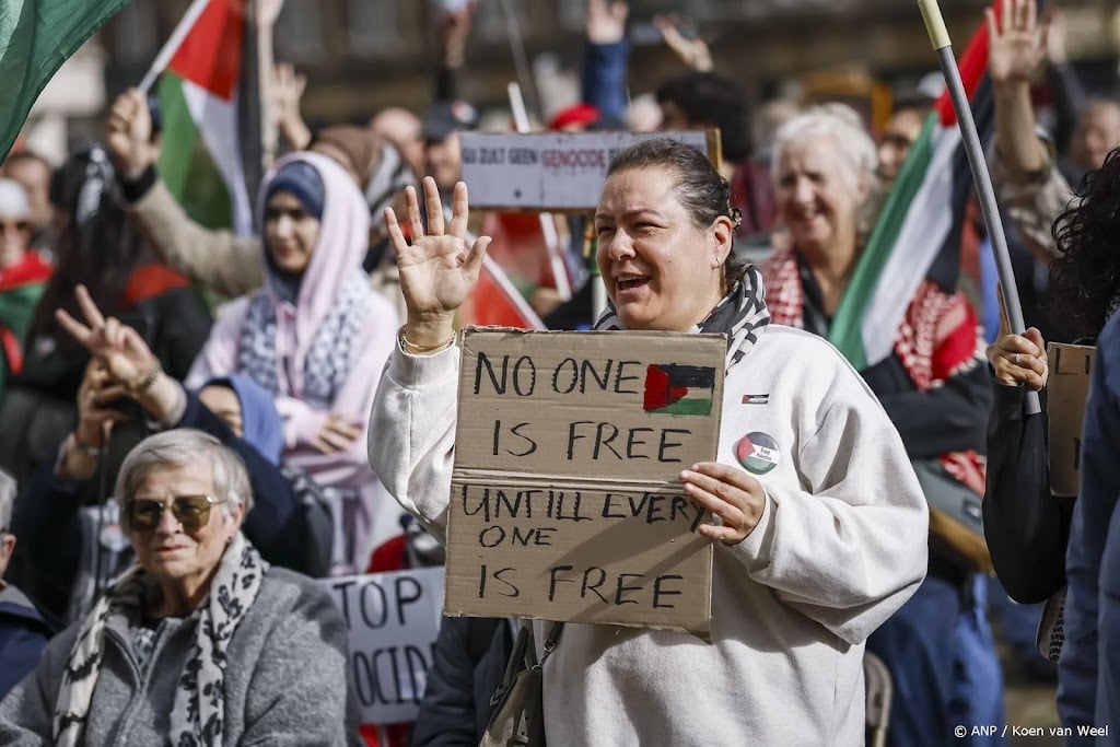 Stille tocht in Amsterdam voor gedode Palestijnse kinderen