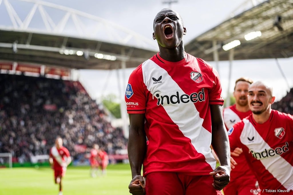 Cathline leidt FC Utrecht naar zege op Willem II