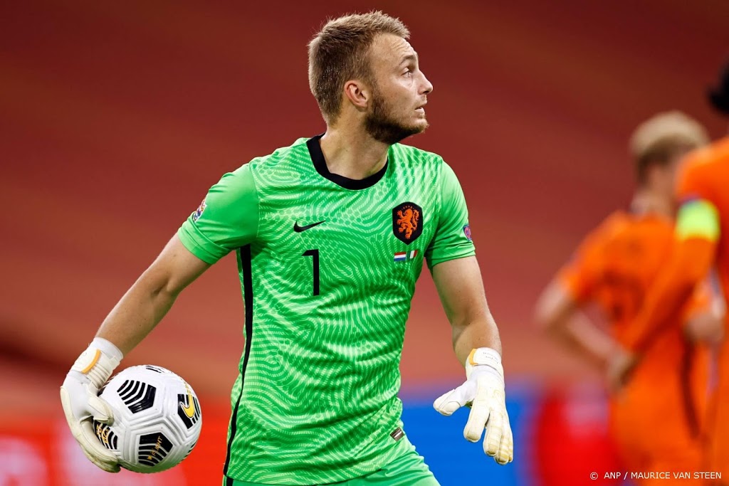 Doelman Cillessen donderdag onder het mes en lang uit roulatie