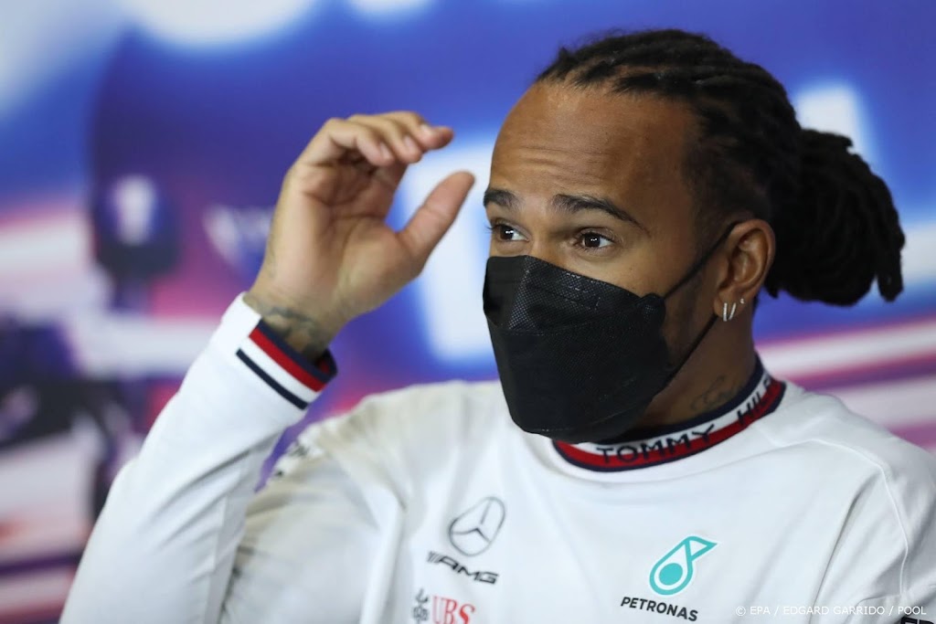 Hamilton gaat voor GP van Brazilië eerst voetbal kijken