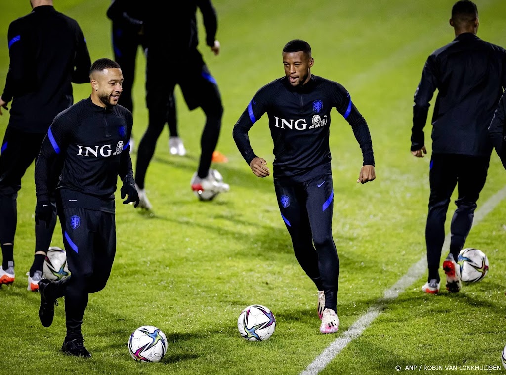 Wijnaldum sluit weer aan bij training van Oranje
