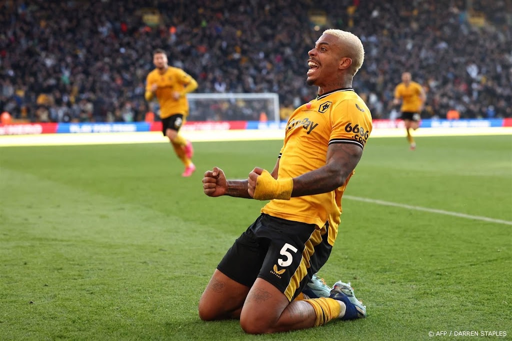 Twee doelpunten in extra tijd helpen Wolves langs Spurs 21