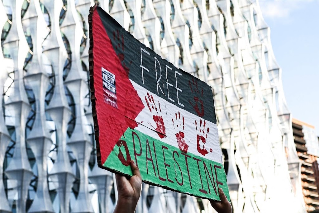 Pro-Palestijnse betogers blokkeren aankomst schip in haven Sydney