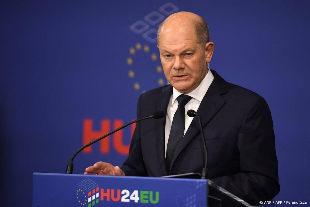 Scholz wil snel met Poetin praten, maar niet alleen