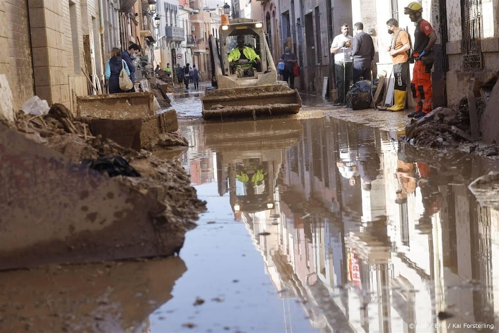 Spaanse premier kondigt weer miljardensteun aan na waterramp
