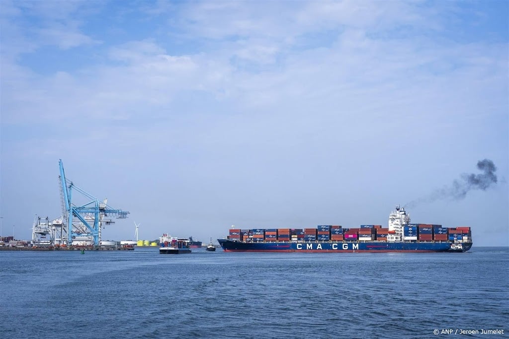 Haven Rotterdam verhoogt tarieven en let meer op duurzaamheid