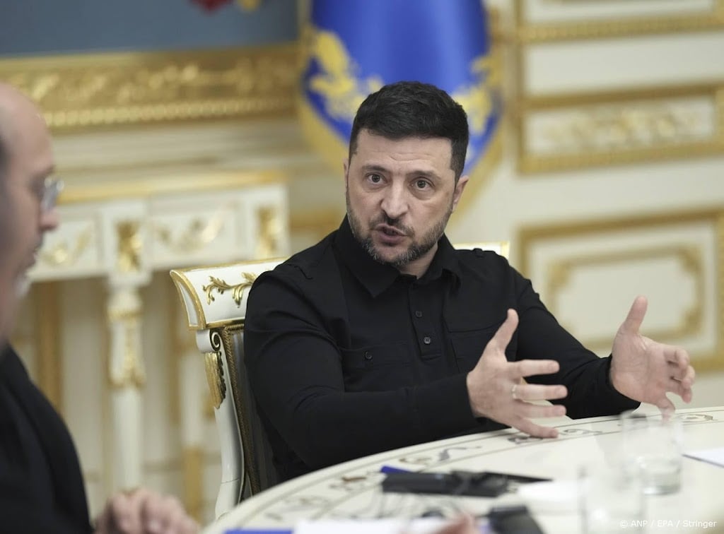 Zelensky bezoekt frontstad Cherson