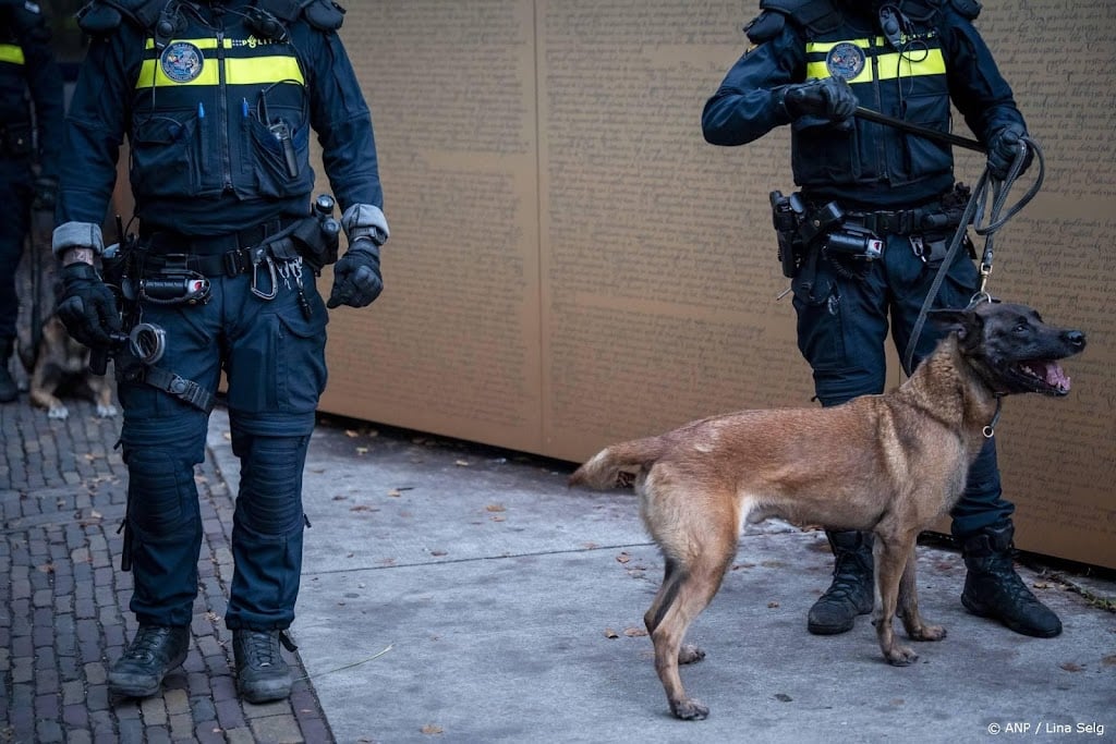 OM: agent niet strafbaar voor diensthond die verdachte beet