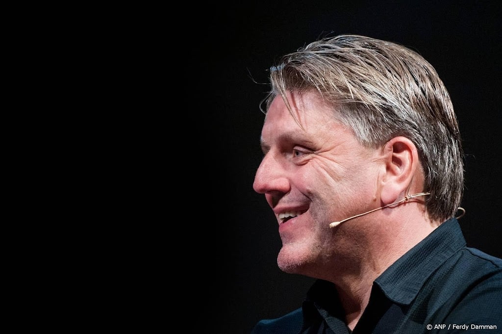 Nieuw Cruyff Court in Zwolle vernoemd naar chef-kok Jonnie Boer