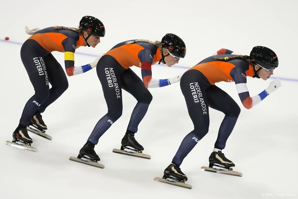 Schaatssters missen in Calgary podium op ploegachtervolging 