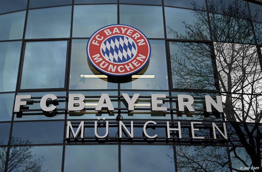 Bayern München vraagt fans af te zien van vuurwerk na boete UEFA