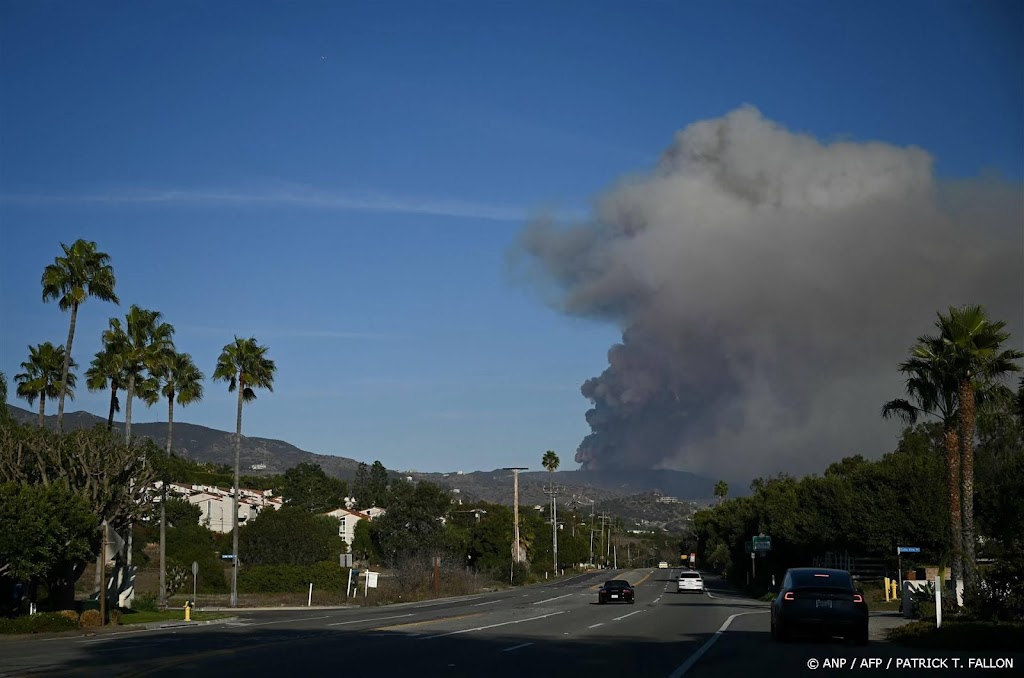 Duizenden geëvacueerd om brand in Californische plaats Malibu