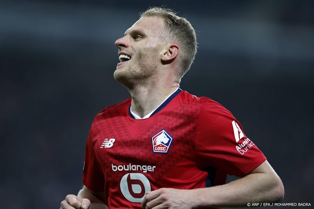 Scorende Bakker helpt Lille aan zege in Champions League