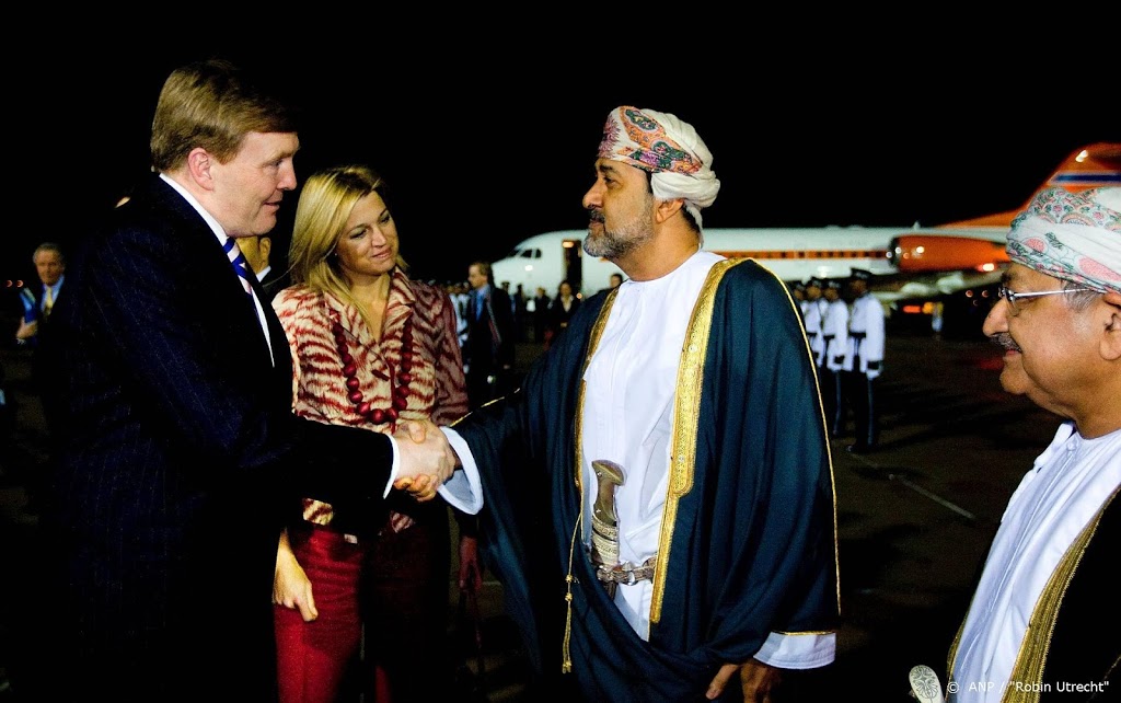 Willem-Alexander ontvangen door nieuwe sultan Oman