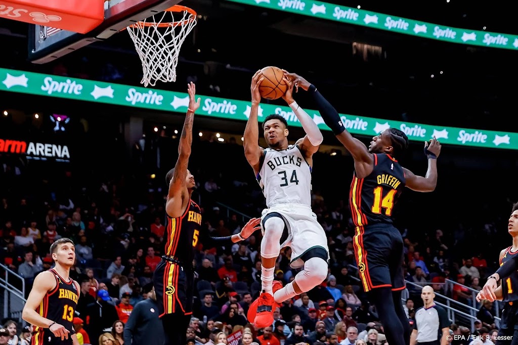 Basketballers Bucks overwinnen inzinking in Atlanta