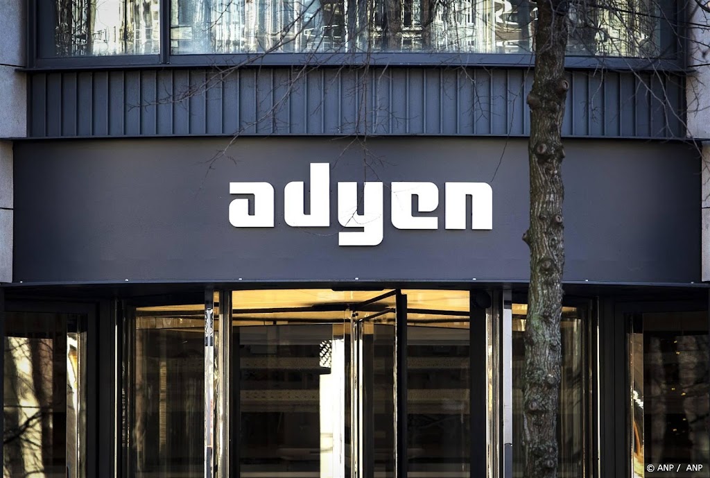 Adyen, chipbedrijven en Shell zetten AEX op stevige winst