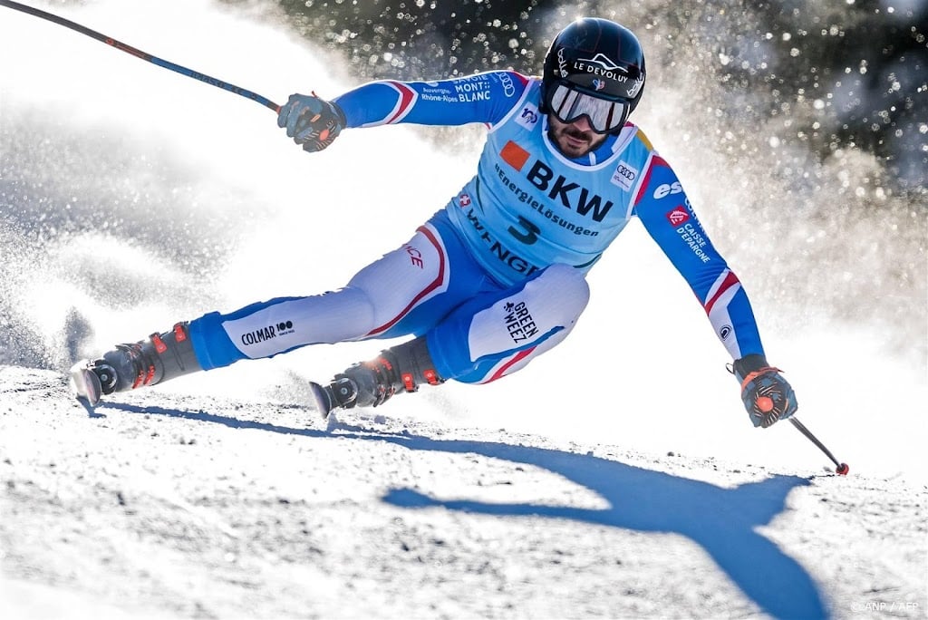 Skiër Sarrazin troeft Odermatt af in super-G op Lauberhorn