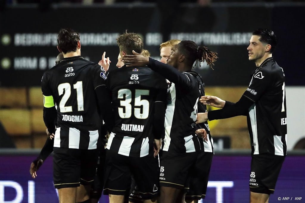Trainer Van de Looi begint bij Heracles met uitzege op RKC