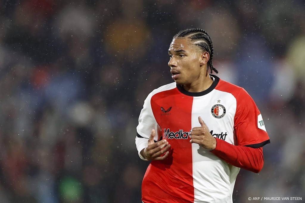 Feyenoord begint met Stengs en Zerrouki tegen FC Utrecht