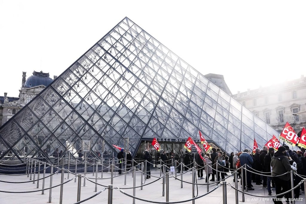 Louvre weer noodgedwongen dicht vanwege staking