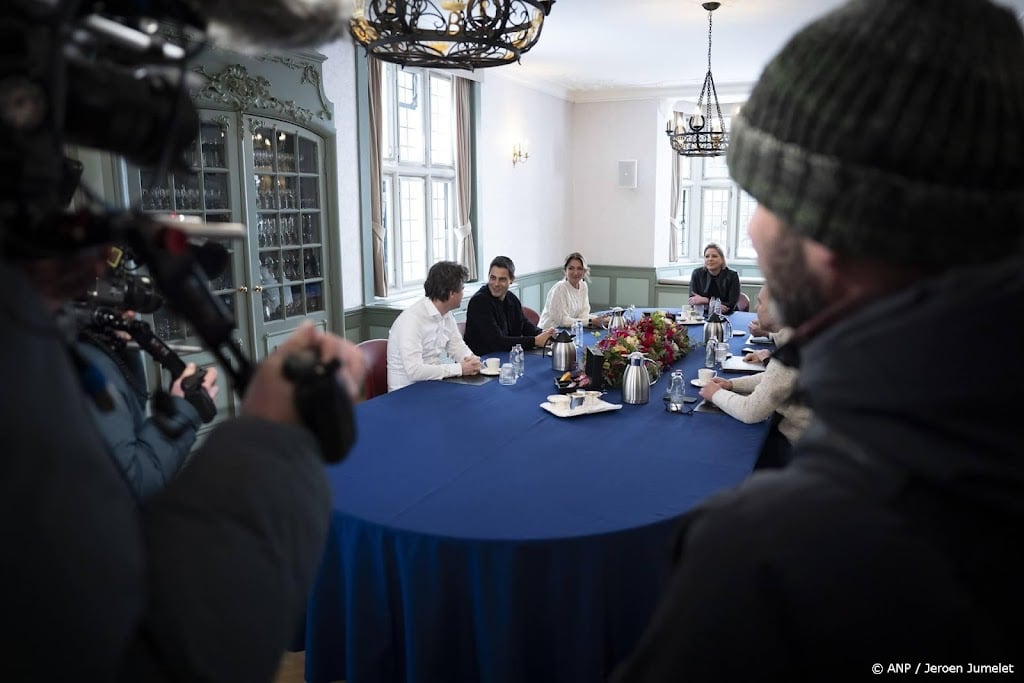 Zoektocht naar steun voor minderheidscoalitie begint