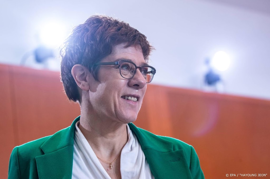 CDU-chef Kramp-Karrenbauer spreekt met kandidaat-opvolgers